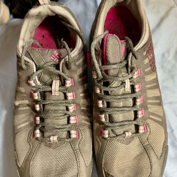 Columbia - Picture 2 of 4